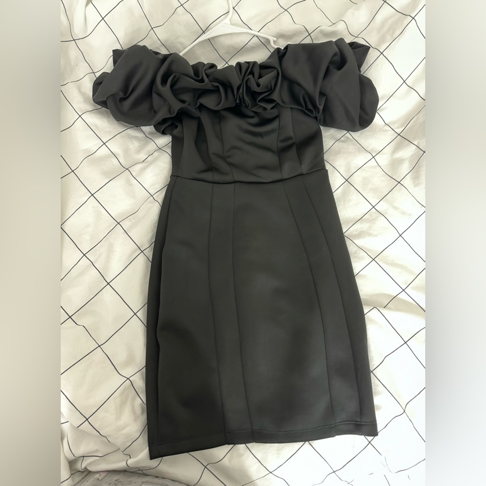 Winsor off shoulder black dress